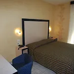 Готель Continental Parkhotel