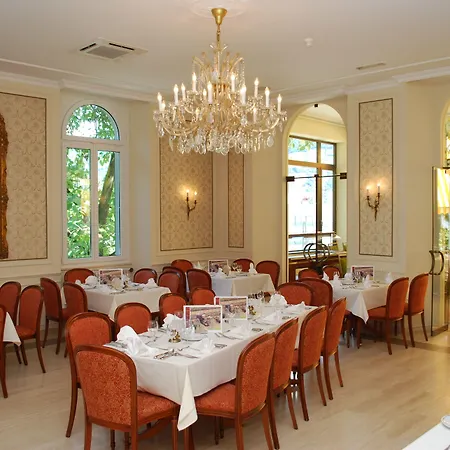 Continental Parkhotel Готель